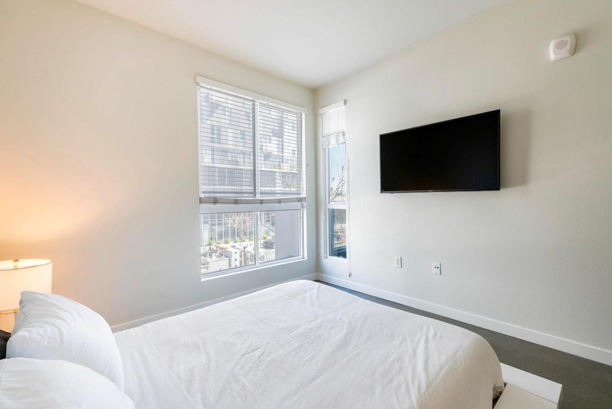New 2Br Luxury Apartment Hollywood ลอสแอนเจลิส ภายนอก รูปภาพ